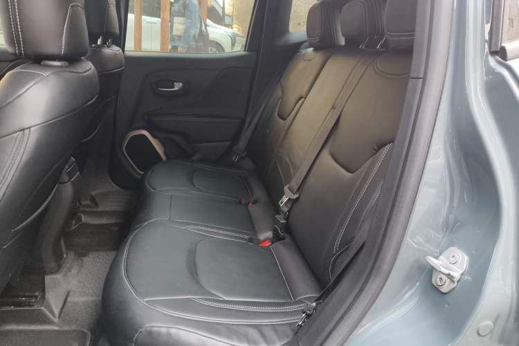 Used Jeep Renegade 2016 1.4T Automatic Jingneng Edition Left Rear Seat