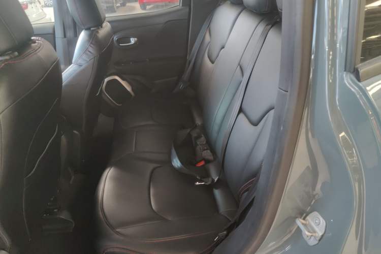 Used Jeep Renegade 2016 1.4T Automatic High-Energy Version Left Rear Seat