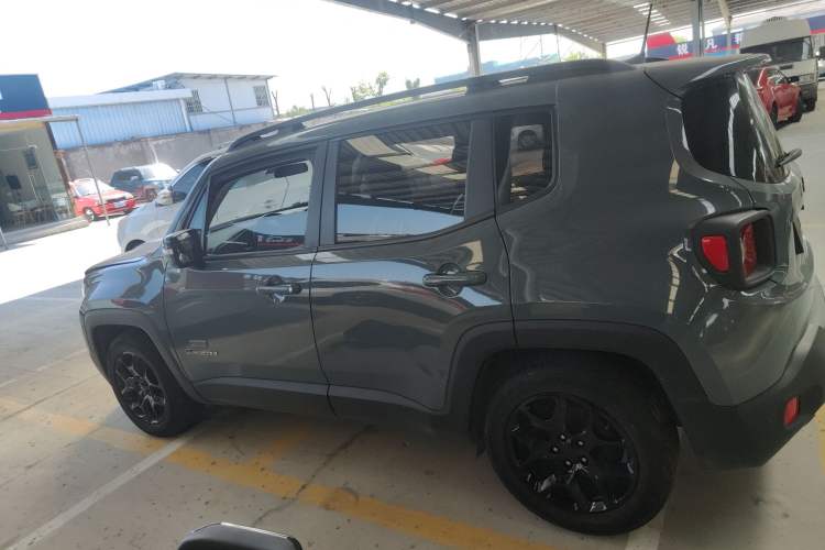 Used Jeep Renegade 2016 1.4T Automatic High-Energy Version Left Side