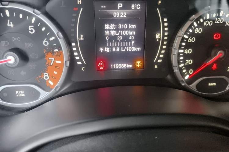 Used Jeep Renegade 2016 1.4T Automatic Jingneng Edition Odometer Close Up