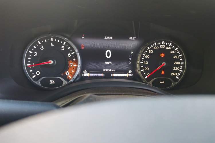 Used Jeep Renegade 2016 1.4T Automatic Jingneng Version+ Odometer Close Up