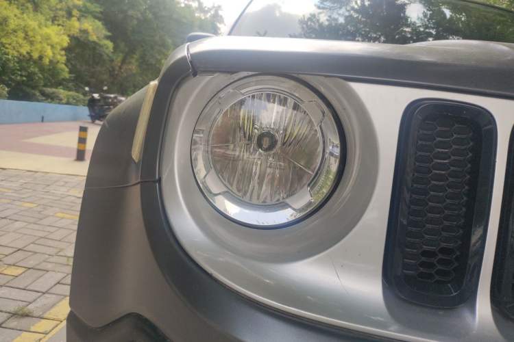 Used Jeep Renegade 2016 1.4T Automatic Smart Edition Right Front Headlight