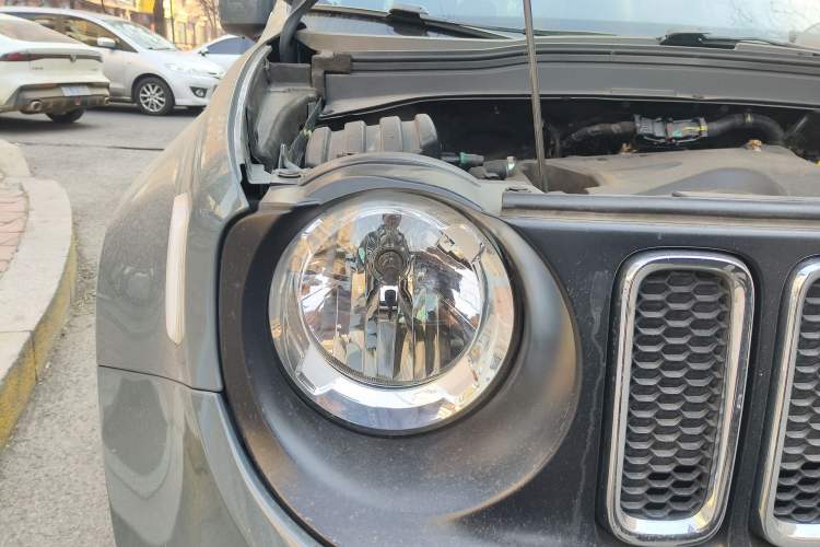 Used Jeep Renegade 2016 1.4T Automatic Jingneng Edition Right Front Headlight