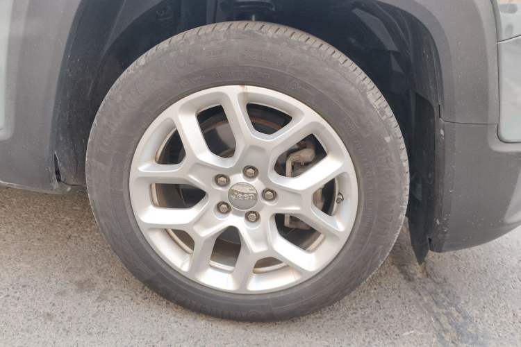 Used Jeep Renegade 2016 1.4T Automatic Jingneng Edition Right Front Wheel Hub