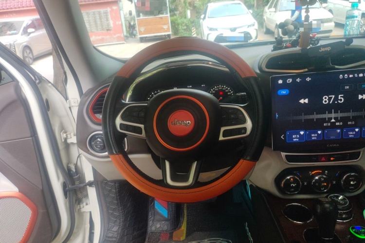 Used Jeep Renegade 2016 1.4T Automatic Smart Edition Steering Wheel