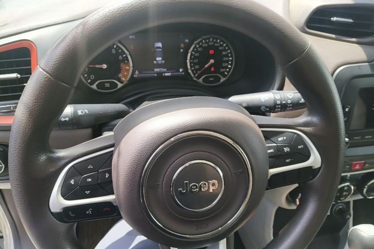 Used Jeep Renegade 2016 1.4T Automatic Jingneng Version+ Steering Wheel