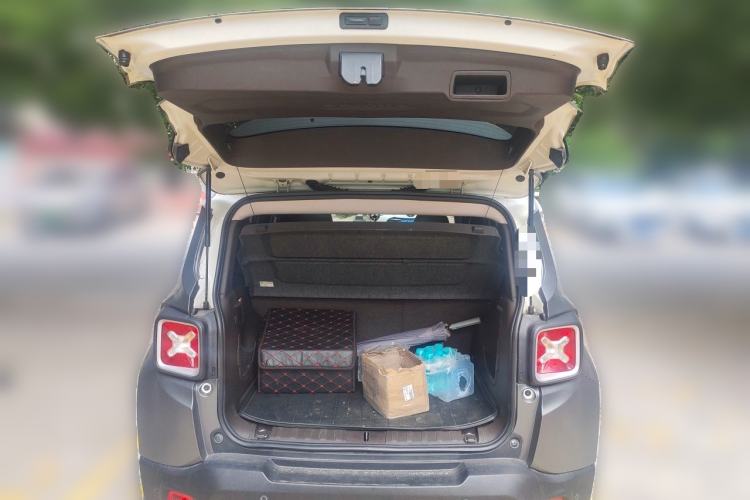 Used Jeep Renegade 2016 1.4T Automatic Smart Edition Trunk