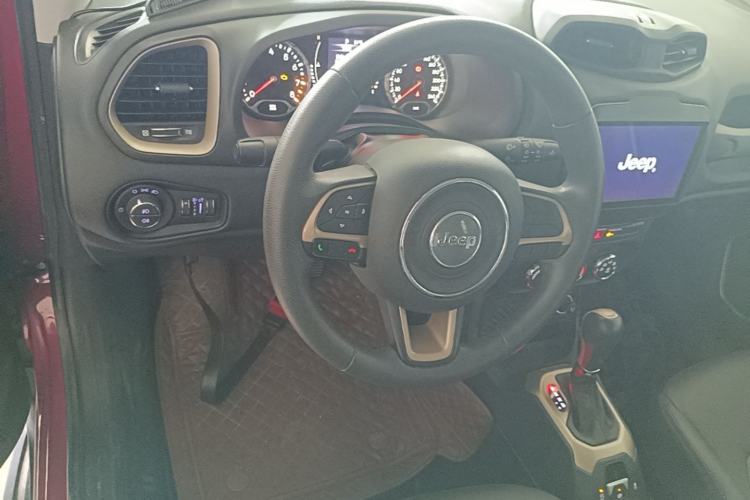Used Jeep Renegade 2016 1.4T Automatic Kinetic Edition Steering Wheel