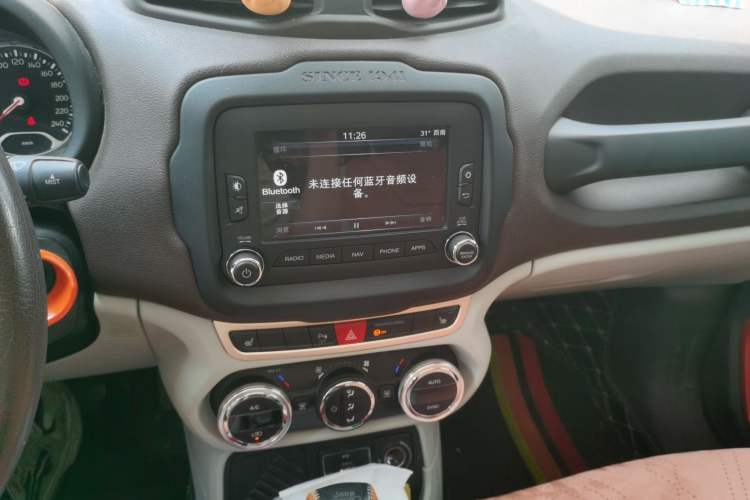 Used Jeep Renegade 2016 1.4T Automatic Smart Edition Audio And AC Panel