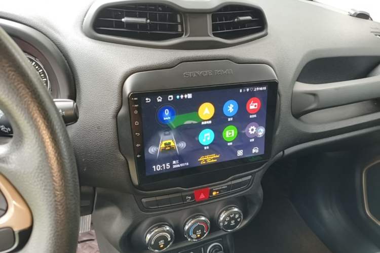 Used Jeep Renegade 2016 1.4T Automatic Kinetic Edition Audio And AC Panel