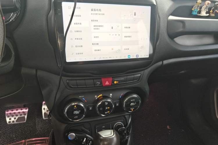 Used Jeep Renegade 2016 1.4T Automatic Jingneng Version+ Audio And AC Panel