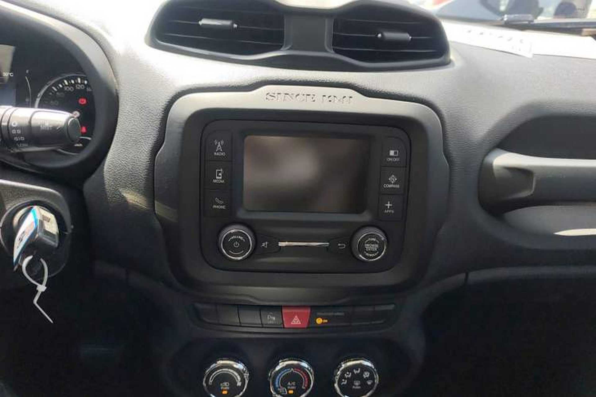Used Jeep Renegade 2016 1.4T Automatic Jingneng Edition Audio And AC Panel