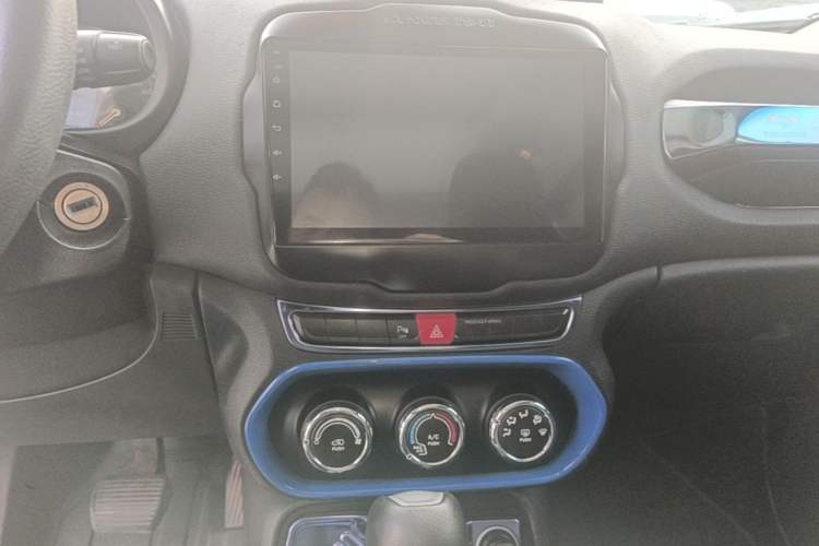 Used Jeep Renegade 2016 1.4T Automatic Jingneng Edition Audio And AC Panel