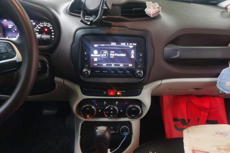 Used Jeep Renegade 2016 1.4T Automatic Jingneng Version+ Audio And AC Panel