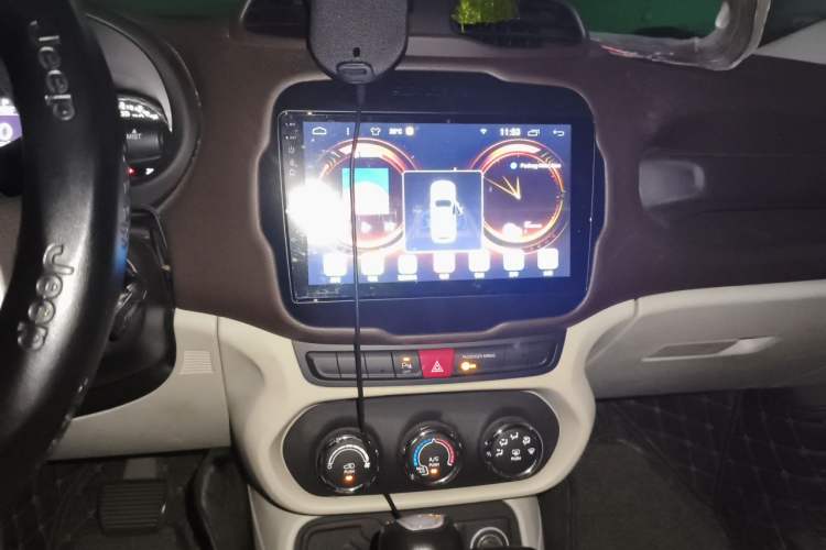 Used Jeep Renegade 2016 1.4T Automatic High-Energy Version Audio And AC Panel