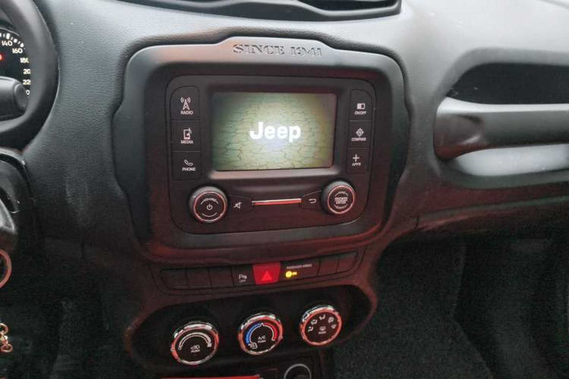 Used Jeep Renegade 2016 1.4T Automatic Jingneng Edition Audio And AC Panel