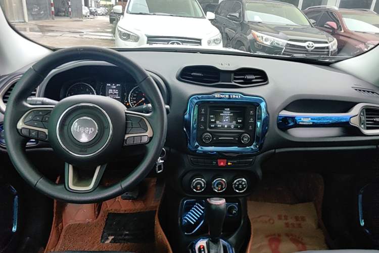 Used Jeep Renegade 2016 1.4T Automatic Jingneng Edition Audio And AC Panel