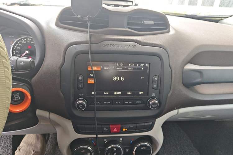 Used Jeep Renegade 2016 1.4T Automatic Jingneng Version+ Audio And AC Panel