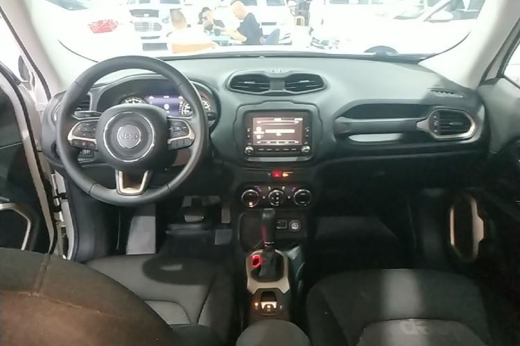 Used Jeep Renegade 2016 1.4T Automatic Jingneng Version+ Center Console