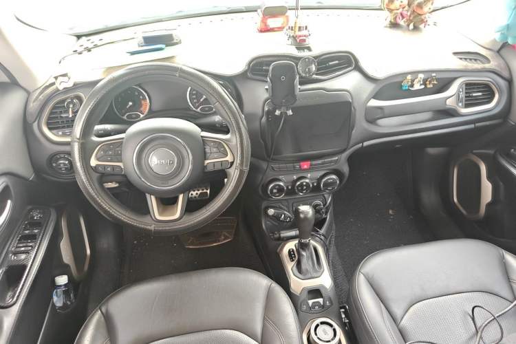 Used Jeep Renegade 2016 1.4T Automatic Jingneng Version+ Center Console