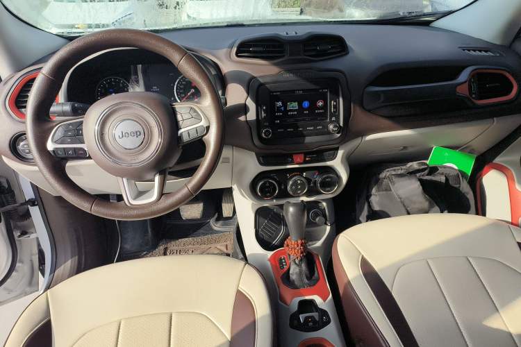 Used Jeep Renegade 2016 1.4T Automatic Jingneng Version+ Center Console