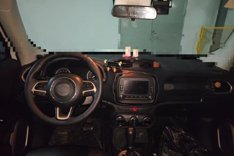 Used Jeep Renegade 2016 1.4T Automatic Jingneng Version+ Center Console