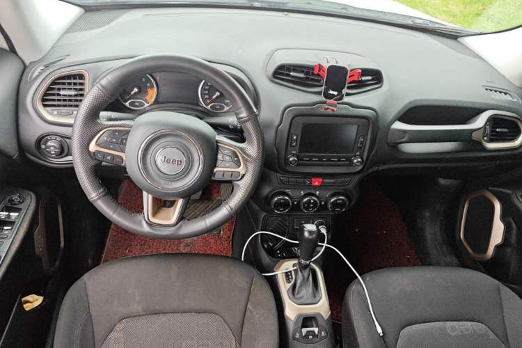 Used Jeep Renegade 2016 1.4T Automatic Jingneng Version+ Center Console
