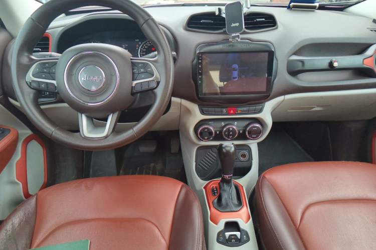 Used Jeep Renegade 2016 1.4T Automatic Jingneng Version+ Center Console
