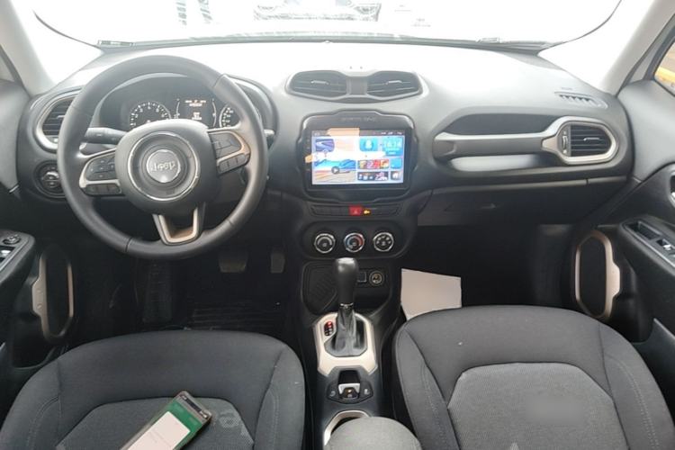 Used Jeep Renegade 2016 1.4T Automatic Kinetic Edition Center Console