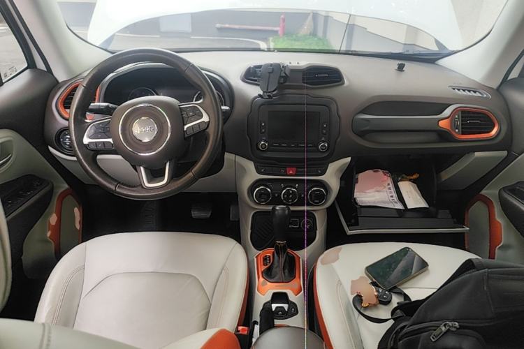 Used Jeep Renegade 2016 1.4T Automatic Smart Edition Center Console