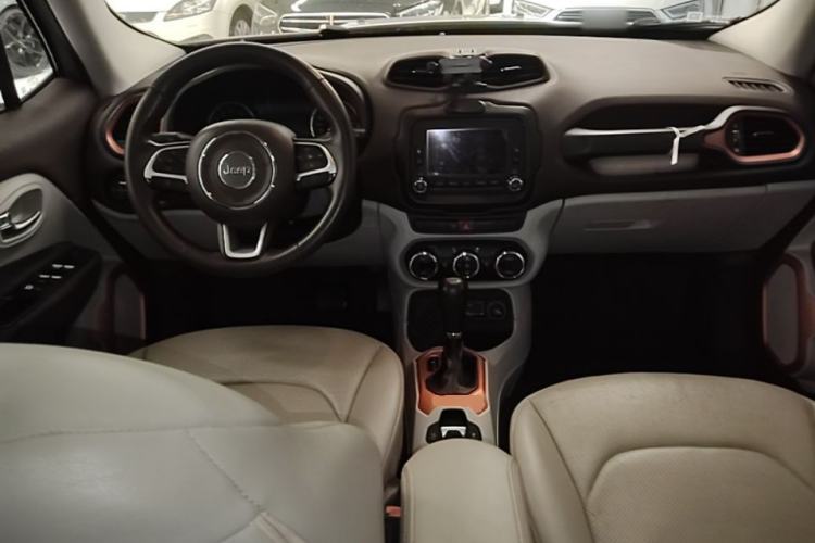 Used Jeep Renegade 2016 1.4T Automatic Jingneng Version+ Center Console