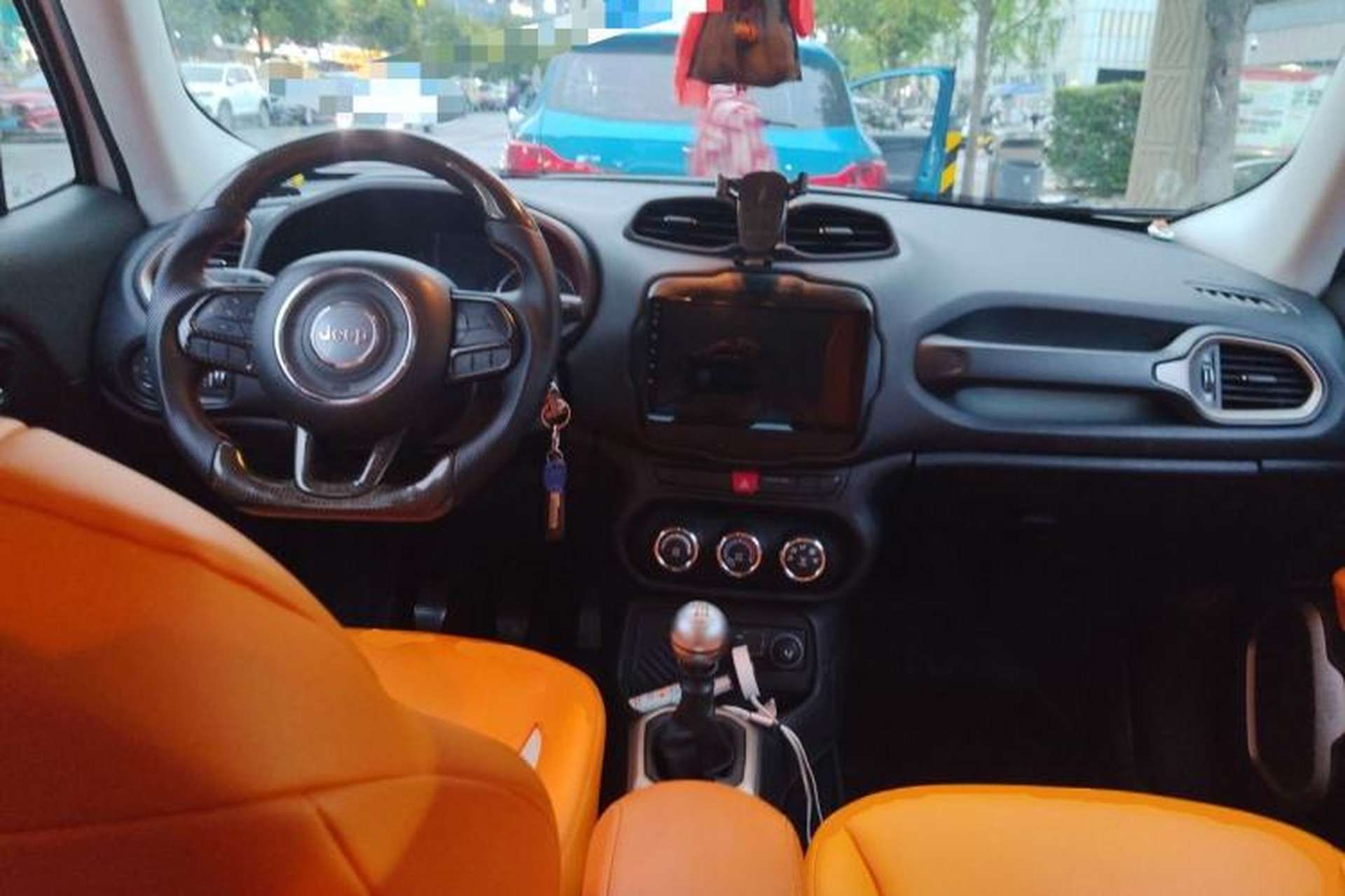 Used Jeep Renegade 2016 1.4T Manual Kinetic Edition Center Console
