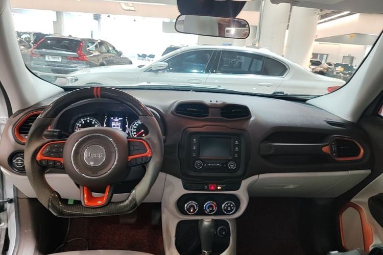 Used Jeep Renegade 2016 1.4T Automatic Jingneng Edition Center Console