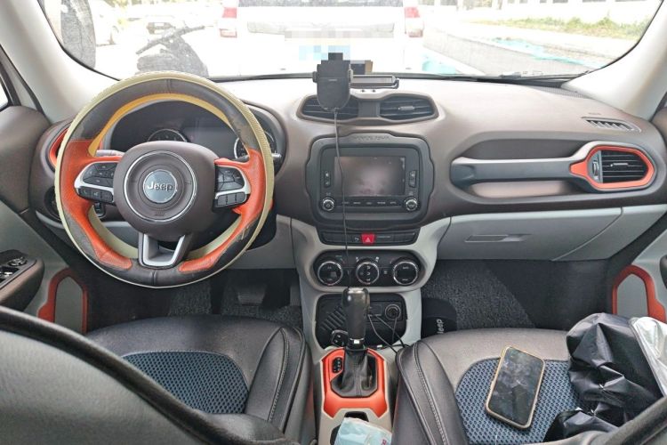 Used Jeep Renegade 2016 1.4T Automatic Jingneng Version+ Center Console