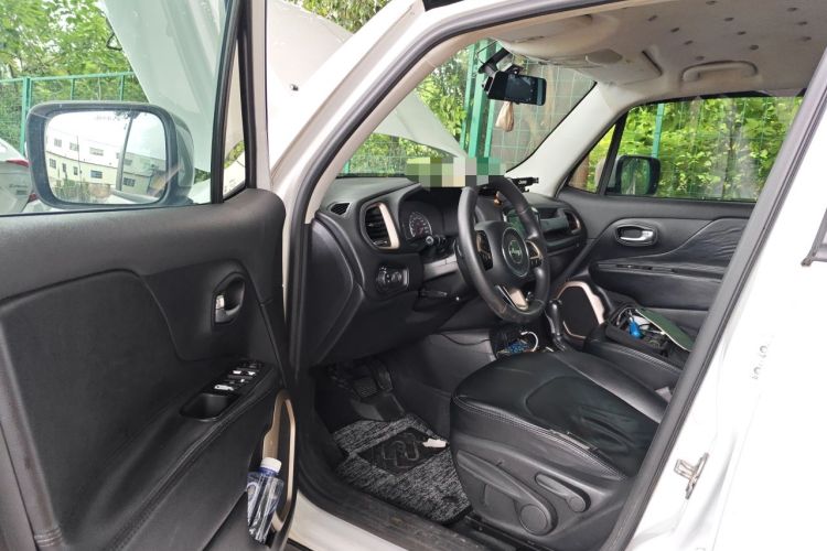 Used Jeep Renegade 2016 1.4T Automatic High-Energy Version Driver Seat