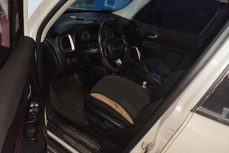 Used Jeep Renegade 2016 1.4T Automatic High-Energy Version Driver Seat