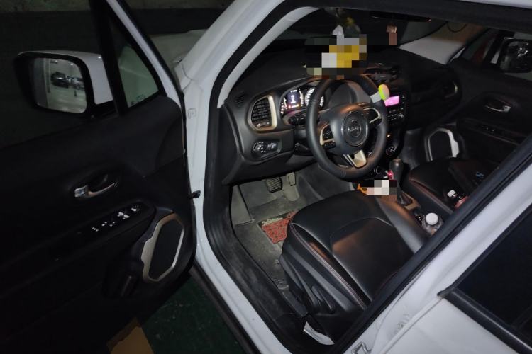 Used Jeep Renegade 2016 1.4T Automatic Kinetic Edition Driver Seat