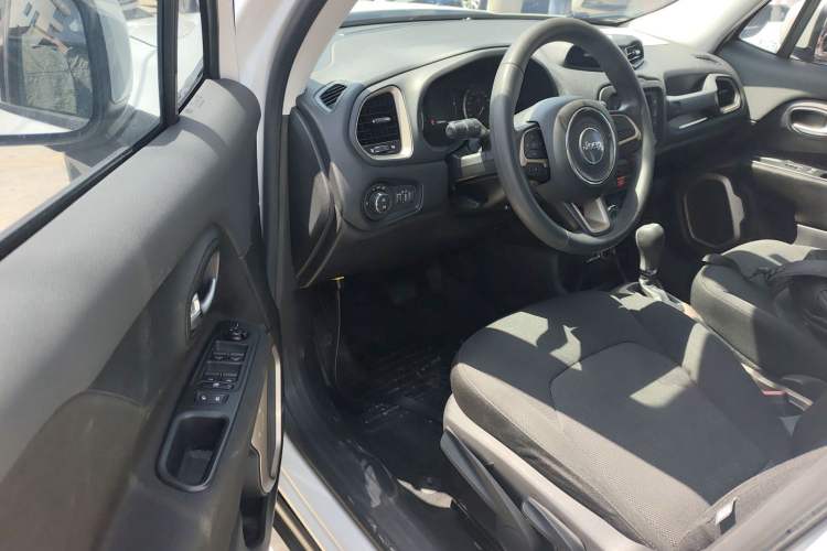 Used Jeep Renegade 2016 1.4T Automatic Jingneng Edition Driver Seat