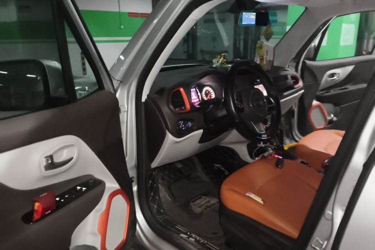 Used Jeep Renegade 2016 1.4T Automatic High-Energy Version Driver Seat