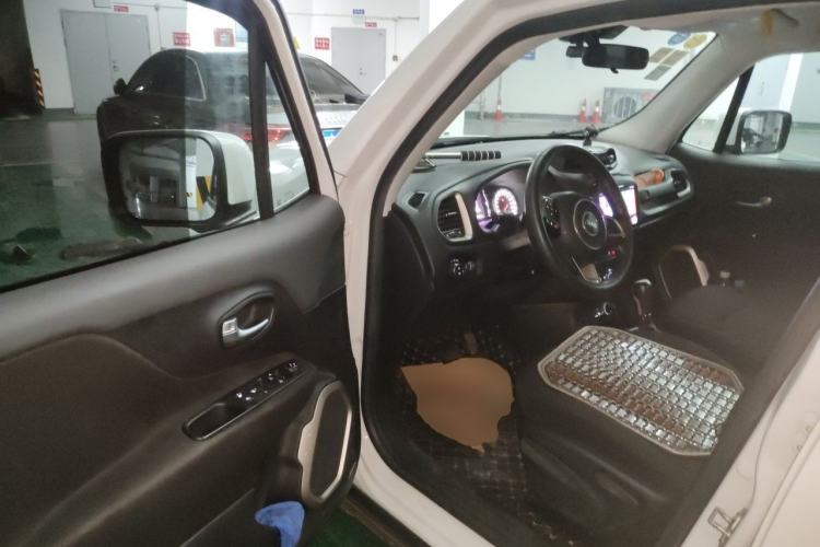 Used Jeep Renegade 2016 1.4T Automatic High-Energy Version Driver Seat