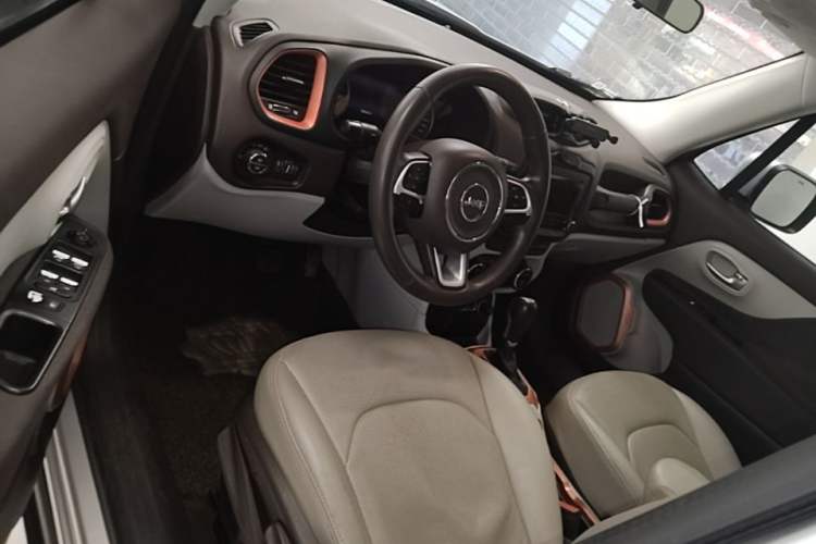 Used Jeep Renegade 2016 1.4T Automatic Jingneng Version+ Driver Seat