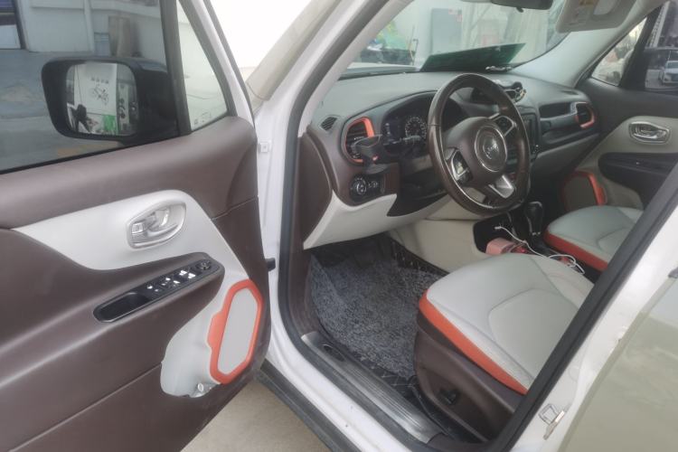 Used Jeep Renegade 2016 1.4T Automatic Smart Edition Driver Seat