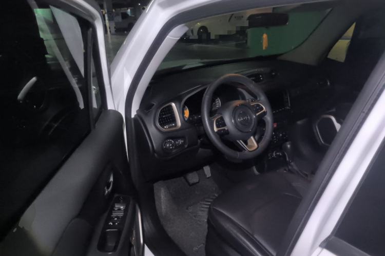 Used Jeep Renegade 2016 1.4T Automatic Smart Edition Driver Seat
