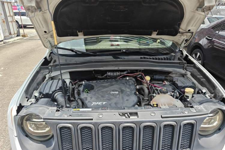 Used Jeep Renegade 2016 1.4T Automatic Jingneng Version+ Engine Bay