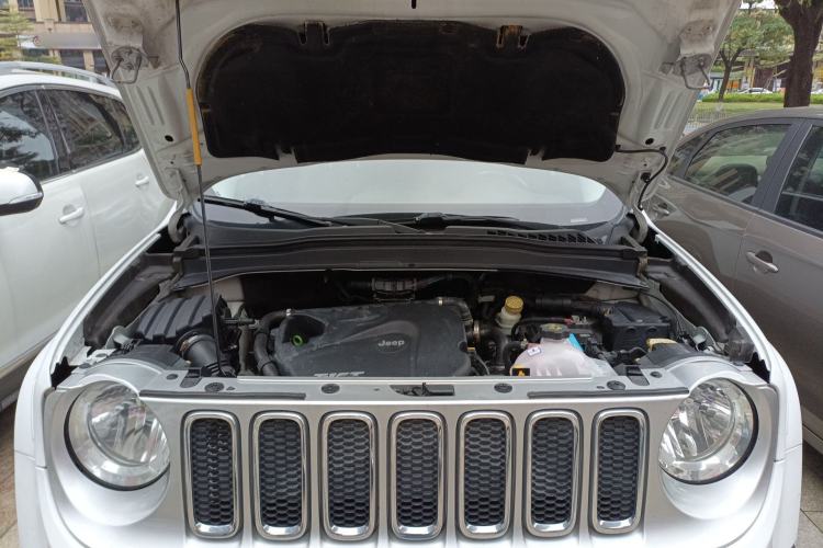 Used Jeep Renegade 2016 1.4T Automatic Smart Edition Engine Bay