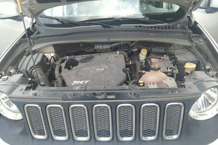 Used Jeep Renegade 2016 1.4T Automatic High-Energy Version Engine Bay