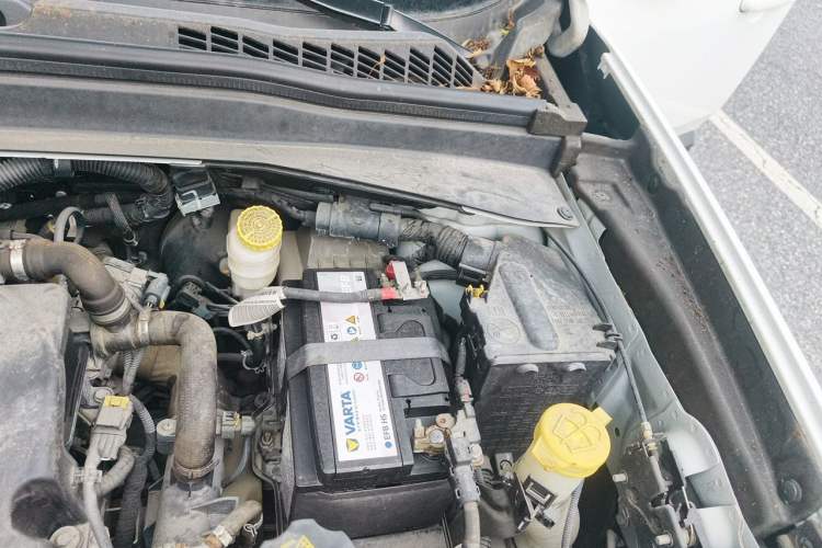 Used Jeep Renegade 2016 1.4T Automatic Smart Edition Engine Bay Left