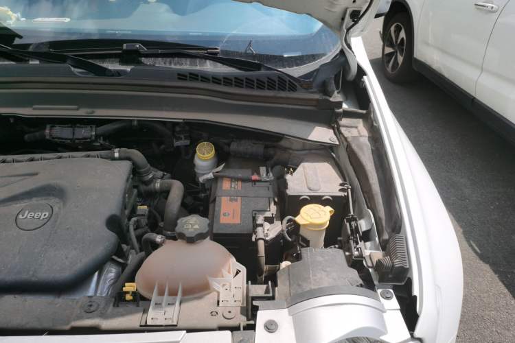 Used Jeep Renegade 2016 1.4T Automatic Smart Edition Engine Bay Left