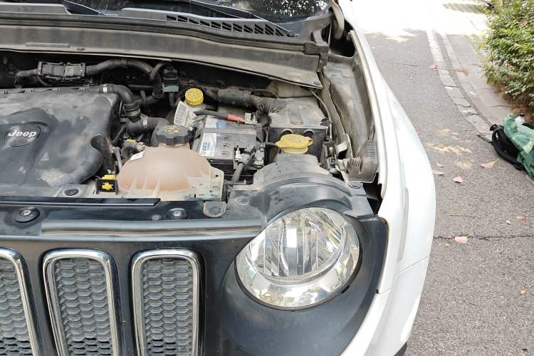 Used Jeep Renegade 2016 1.4T Manual Kinetic Edition Engine Bay Left