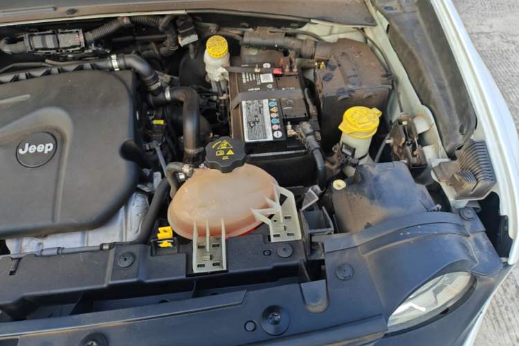 Used Jeep Renegade 2016 1.4T Automatic Jingneng Edition Engine Bay Left